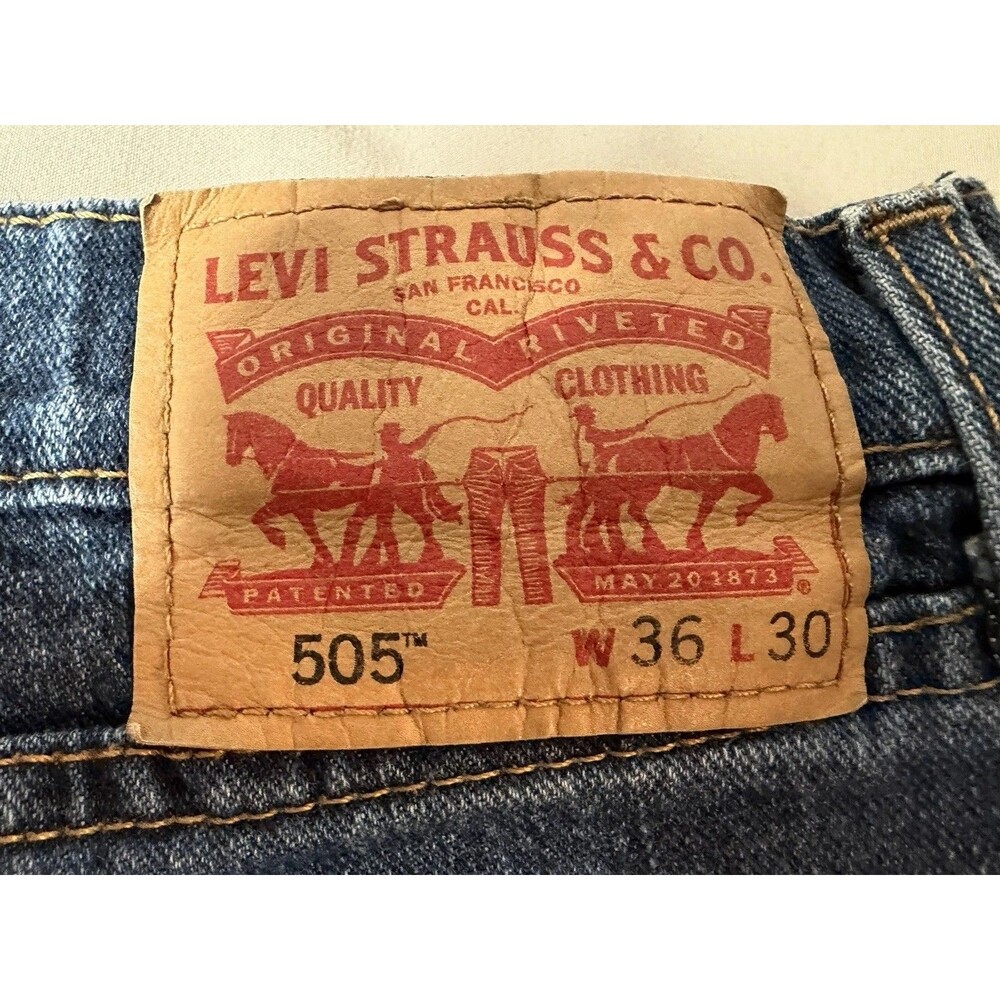 Levi's 505 Regular Fit Jeans Size 36x30 Medium Wash Blue Denim
